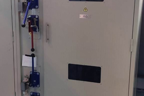 ЗАО "ЭРАСИБ" поставило в АО "Бурибаевский ГОК" электрооборудование в блок-контейнерах с роторным преобразователем частоты "ЭРАТОН-ФР" для модернизации электропривода шахтной подъемной машины 2Ц-5х2,4 